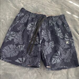 Hurley Men's Athletic Shorts - Black with Leaf Pattern